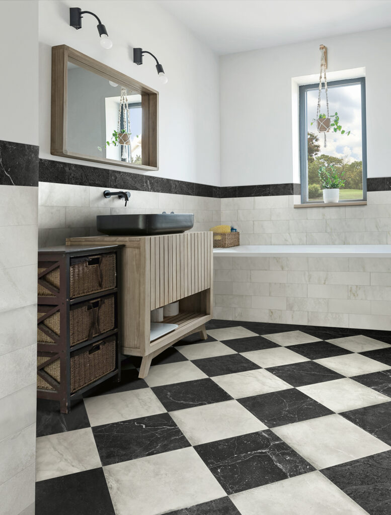 piastrelle in gres porcellanato bianche e nere posate a scacchiera a pavimento e piccolo formato a rivestimento