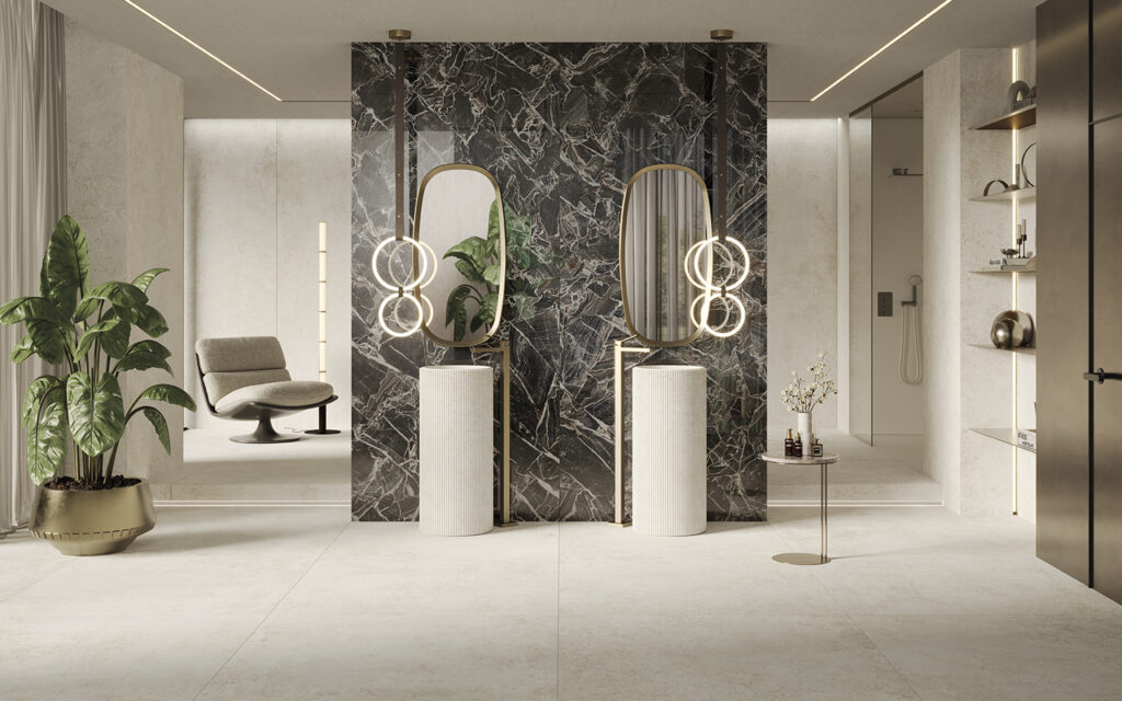 Bagno con due lavabi, rivestimento effetto marmo nero con cristalli e pavimento tipo metallo chiaro