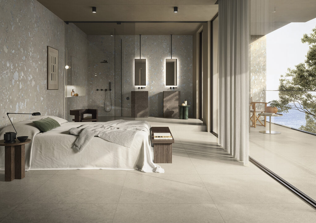 Camera da letto con bagno e balcone a vista