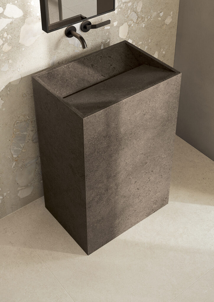 dettaglio lavabo bagno colore marrone in gres porcellanato