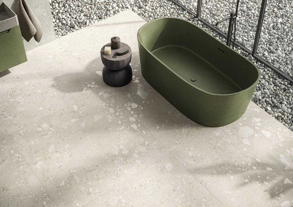 Dettaglio bagno con vasca verde